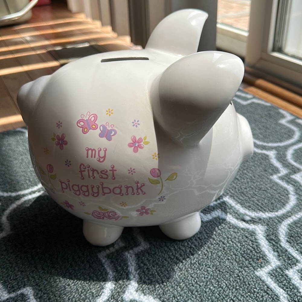 Children’s first piggy bank in good condition